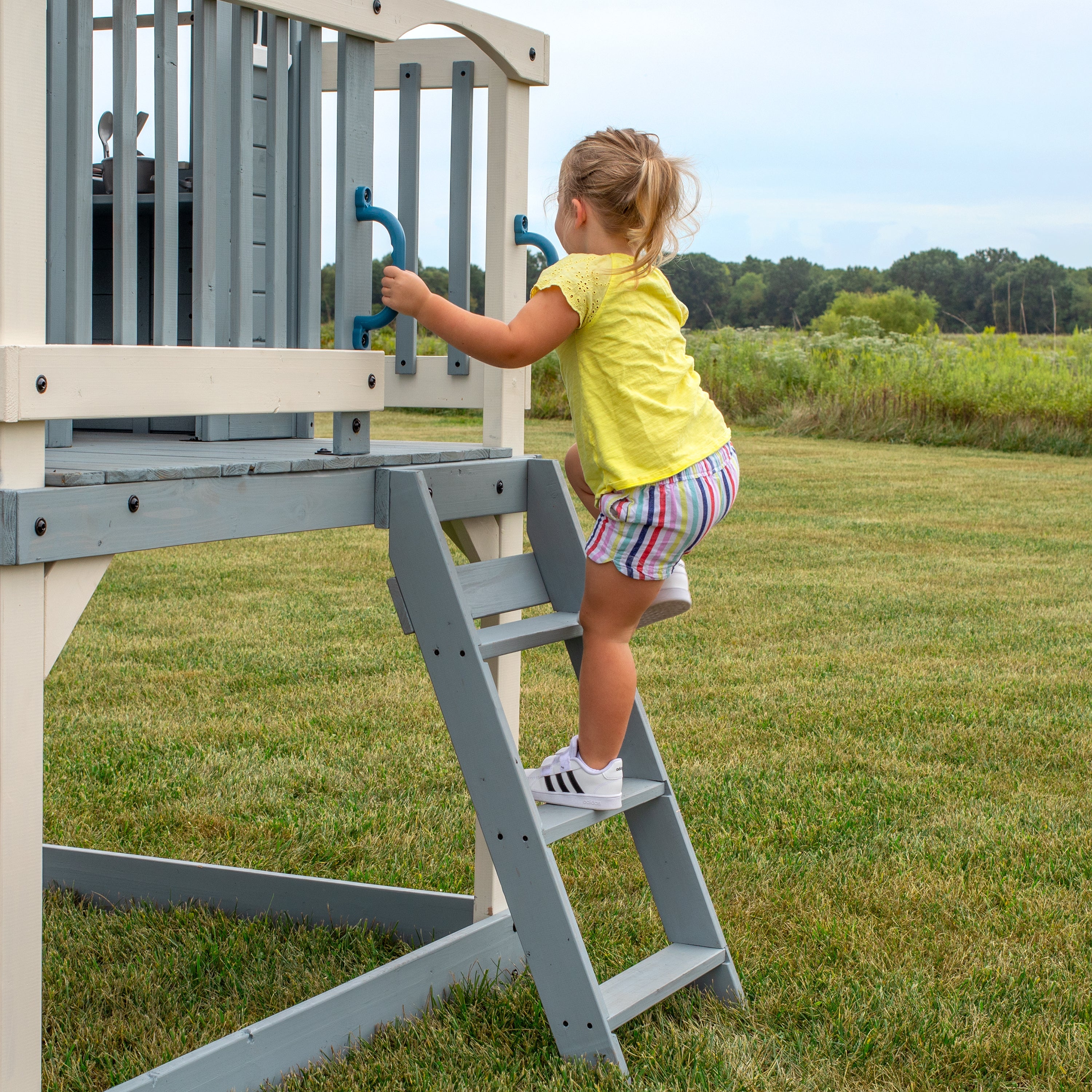 Beacon Heights Playhouse Ladder